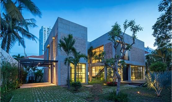 https://s3.ap-southeast-1.amazonaws.com/modoho.production.thumbnail-migrated/636023771745803798_House for rent in District 2 HCMC.jpg